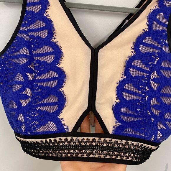 Endless rose top 🌸 - Picture 2 of 8